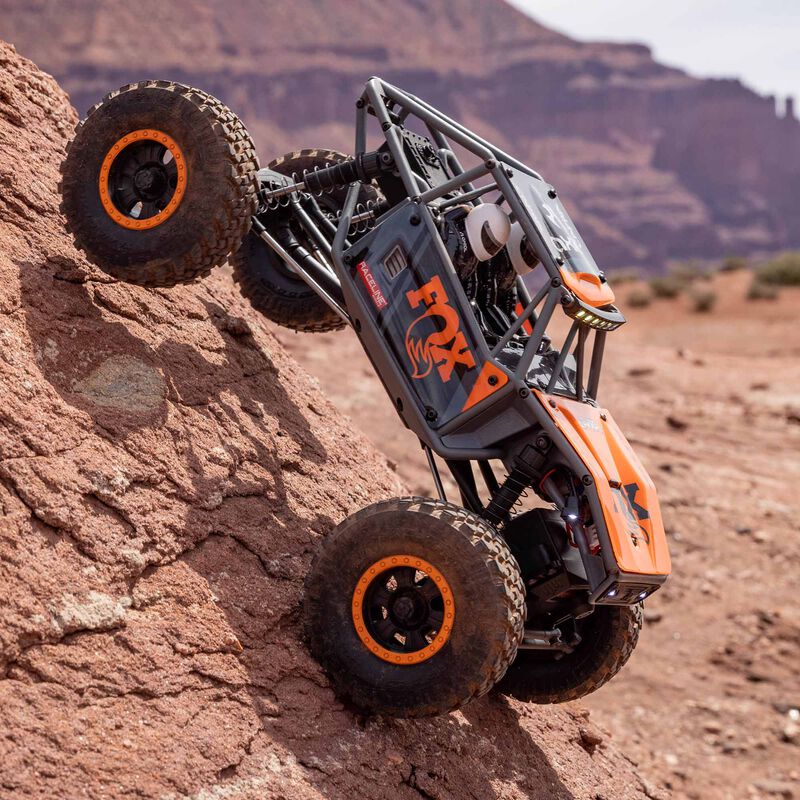 Axial 1/18 UTB18 Capra 4WD Unlimited Trail Buggy RTR, Grey